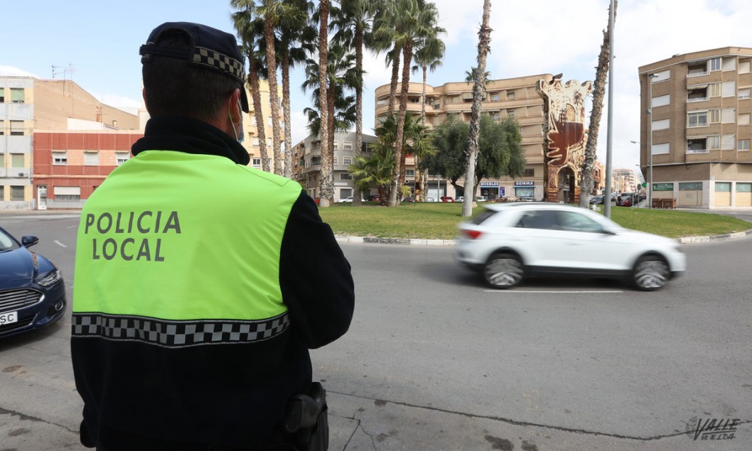 La Policía Local de Elda levantó 14 actas el fin de semana por incumplir las medidas COVID-19 La Policía Local de Elda levantó 14 actas el fin de semana por incumplir las medidas COVID-19