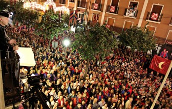 "La Embaj&aacute;" conquista a miles de eldenses desde su nueva localizaci&oacute;n