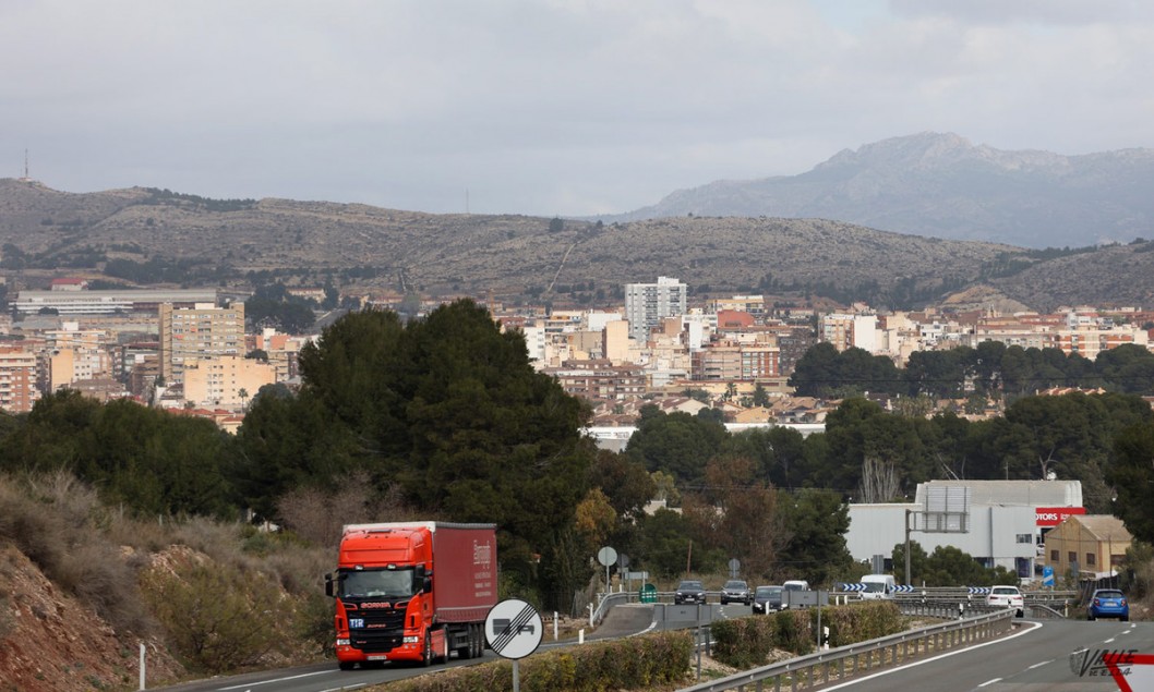Elda se posiciona en contra del cobro por el uso de las autovías Elda se posiciona en contra del cobro por el uso de las autovías