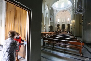 Las iglesias abren sus puertas 60 d&iacute;as despu&eacute;s
