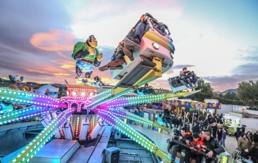 Llegan a Elda las primeras atracciones de la Feria de la Inmaculada