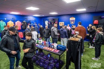 La tienda oficial del CD Eldense se traslada al Nuevo Pepico Amat
