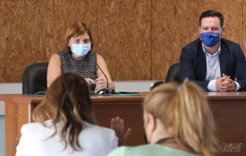 Isabel Bonig, presidenta del PP valenciano, pide en Elda enfermeros en los centros educativos