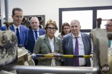 El ministro de Industria Jordi Hereu anuncia en Elda un plan de acci&oacute;n para el calzado