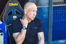 La venta del CD Eldense apunta a ser la raz&oacute;n de la destituci&oacute;n de Claudio Barrag&aacute;n