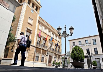 El Ayuntamiento de Elda cubrir&aacute; ocho puestos de empleo p&uacute;blico a trav&eacute;s de una oferta de trabajo