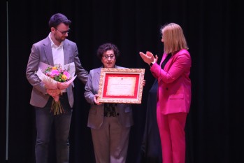 La arque&oacute;loga Concha Navarro recibe la Menci&oacute;n de Honor al M&eacute;rito Cultural de Petrer