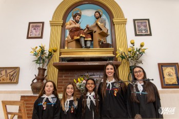 Ofrenda de flores a San Crisp&iacute;n y San Crispiniano para iniciar el Medio A&ntilde;o Fallero
