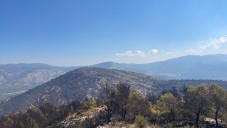 Las rachas de viento imposibilitan la extinci&oacute;n definitiva del incendio de Petrer