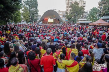 Unas 3.000 personas disfrutan de la final de la Eurocopa en la Plaza Castelar