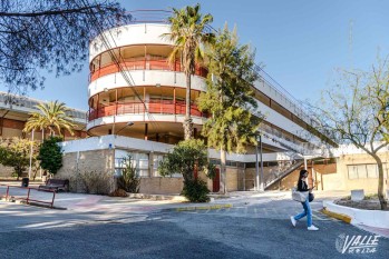 La directiva de la EOI elimina el C2 de ingl&eacute;s y m&aacute;s de 100 alumnos no podr&aacute;n seguir estudiando