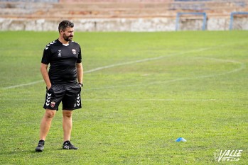 Fernando Est&eacute;vez: &ldquo;Todav&iacute;a quedan por llegar seis jugadores del perfil de Segunda Divisi&oacute;n&rdquo;