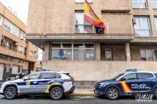 Detenidas tres personas en Petrer tras ser sorprendidas en el interior de un chalet