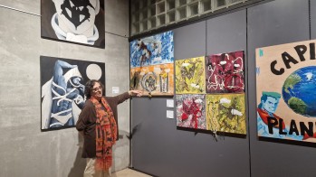 La eldense Mavi Rico participa en una exposici&oacute;n de "Superh&eacute;roes" en el Museo del Calzado