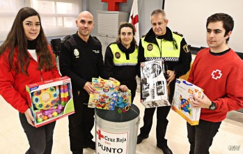 La Polic&iacute;a Nacional junto a la Local de Elda y Petrer organizan una recogida de juguetes con Cruz Roja