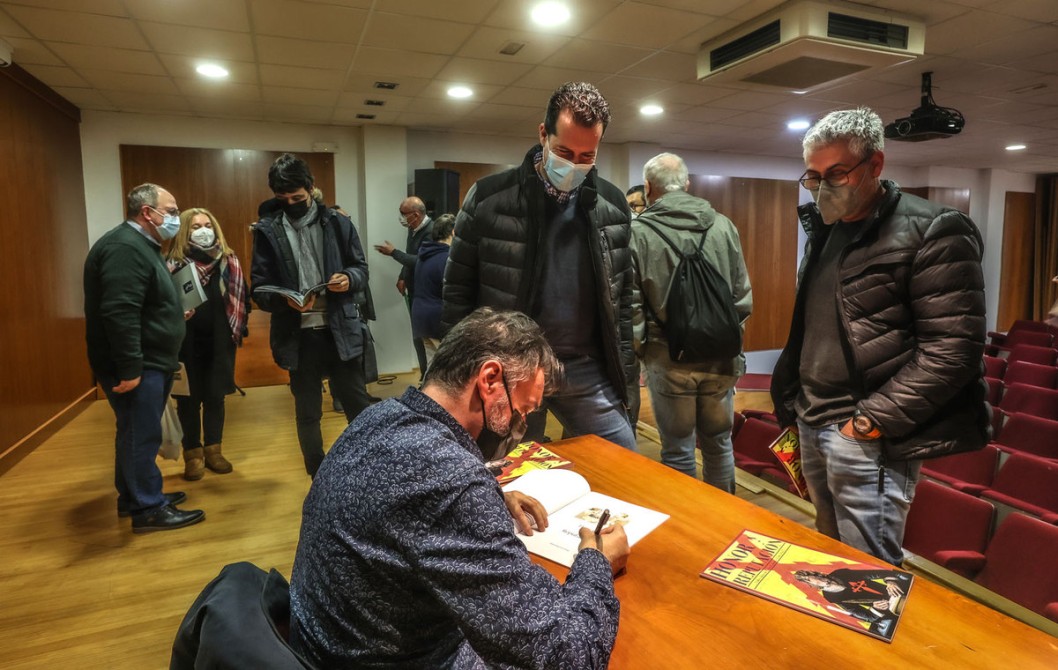 Miguel Ángel Guill presentó un cómic sobre Carlos Coloma, el personaje más destacado de la saga Miguel Ángel Guill presentó un cómic sobre Carlos Coloma, el personaje más destacado de la saga