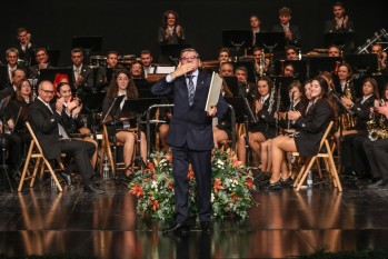 La Santa Cecilia nombra a Miguel Quiles presidente de honor durante su Concierto Extraordinario