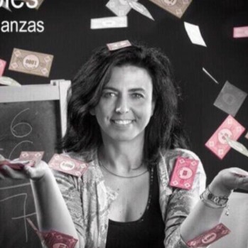 Loles Esteve, senadora por Alicante