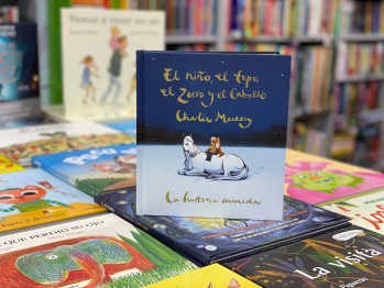 "El ni&ntilde;o, el topo, el zorro y el caballo" de Charlie Mackesy