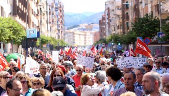 Cerca de 2.000 personas participan en la manifestaci&oacute;n del 1 de Mayo