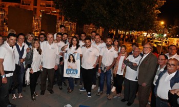 Arranca oficialmente la campa&ntilde;a electoral 2015 en Elda con la tradicional pegada de carteles