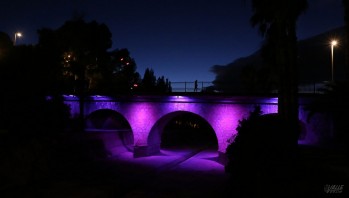 Las luces multicolor del Puente de la Estaci&oacute;n