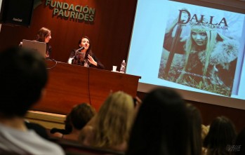 La obra "Dalla, serpiente dorada" de la eldense Ana Bel&eacute;n Ortega muestra "la fuerza y el valor de todas las mujeres"