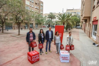 EL PSOE proyecta la reforma integral de la plaza Luis Braile en el barrio Cruz Roja