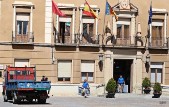 Acuerdo "hist&oacute;rico": Los funcionarios de Elda solo podr&aacute;n hacer 80 horas extras anuales
