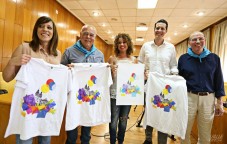 Lola Gonz&aacute;lez dibuja la camiseta de correr la traca, que por primera vez cuenta con un dise&ntilde;o para mujer 