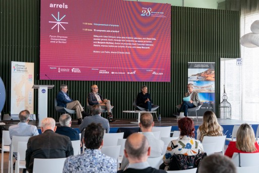 Debate, reflexi&oacute;n y compromiso social en el F&oacute;rum "Arrels"