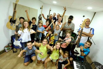 Queros, escuela de m&uacute;sica integrada por un equipo de profesionales de elevado nivel y experiencia