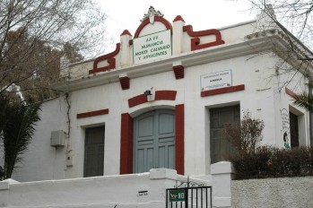 El primer colegio municipal de Elda