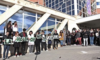 Los estudiantes del IES Valle de Elda se suman a la lucha contra la violencia machista