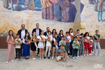 Recepci&oacute;n municipal a los cargos infantiles de Moros y Cristianos de Elda