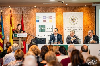 Paloma del R&iacute;o y Felipe Mej&iacute;as en Los Lunes de la UNED
