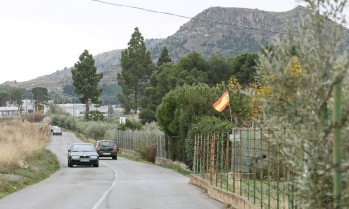 IU propone ampliar y poner aceras en el camino Pe&ntilde;a del sol de Petrer