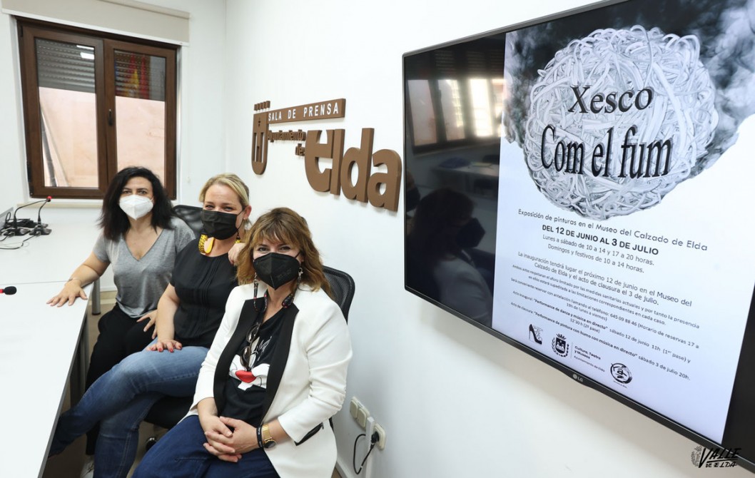 La exposición de pinturas "Com el fum" del artista valenciano Xesco Máñez llega a Elda La exposición de pinturas "Com el fum" del artista valenciano Xesco Máñez llega a Elda