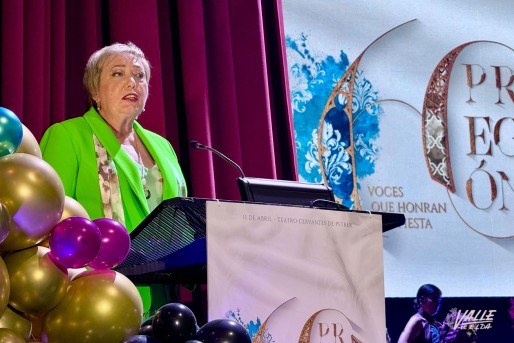 Teresa Villaplana: "Soy de Petrer, un pueblo donde tenemos la facilidad de convertir la fiesta en arte"