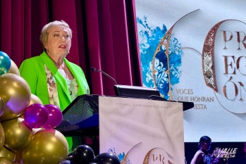 Teresa Villaplana: "Soy de Petrer, un pueblo donde tenemos la facilidad de convertir la fiesta en arte"