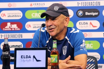 Claudio Barrag&aacute;n: "Me he encontrado un grupo que tiene muchas cosas buenas, pero hay otras a mejorar"