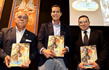Jos&eacute; Javier Santa present&oacute; la revista Fiestas Mayores ante numeroso p&uacute;blico