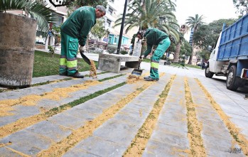 Arena contra las torceduras en la Plaza Castelar
