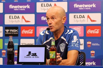 Javi Cabello: "Nuestro objetivo es ser ambiciosos pero siempre conscientes de mejorar cada semana"