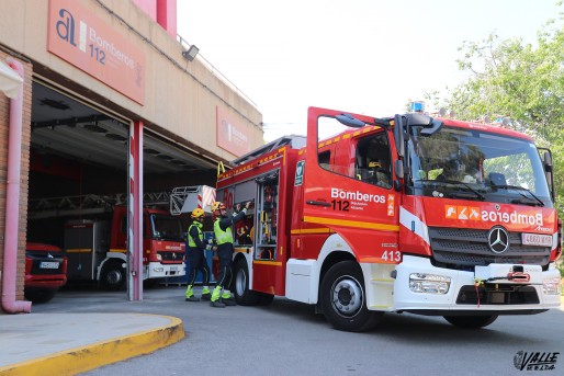 Polic&iacute;a Nacional y Bomberos rescatan a un matrimonio tras el derrumbe de su casa de dos plantas