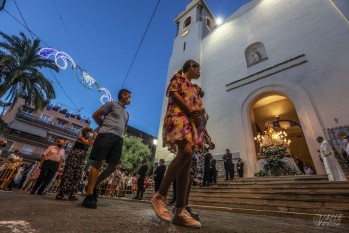 La Virgen de la Salud se reencuentra con cientos de eldenses en su d&iacute;a grande