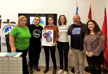 Campa&ntilde;a de recogida de alimentos a favor de los refugiados en Atenas