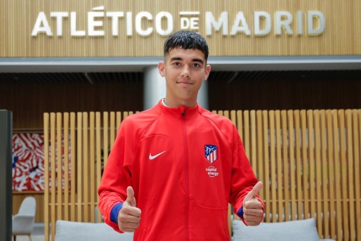 El futbolista eldense &Aacute;lvaro Miralles firma un contrato profesional con el Atl&eacute;tico de Madrid