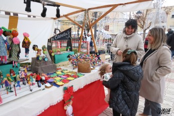 Artesan&iacute;a, batucada y comercio local en el Mercado de Navidad de Petrer