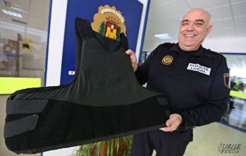 La Polic&iacute;a Local recibe nuevos chalecos antibalas 
